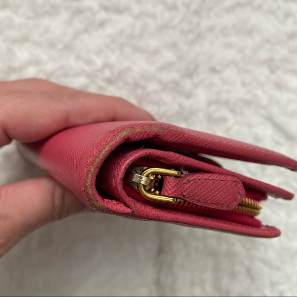 SOLD - PRADA PINK SMALL SAFFIANO LEATHER WALLET - Picture 9 of 9